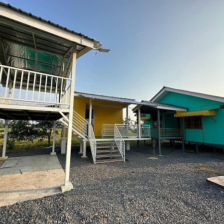Homestay Denai Harummanis S4 Simpang Empat  Eksteriør billede